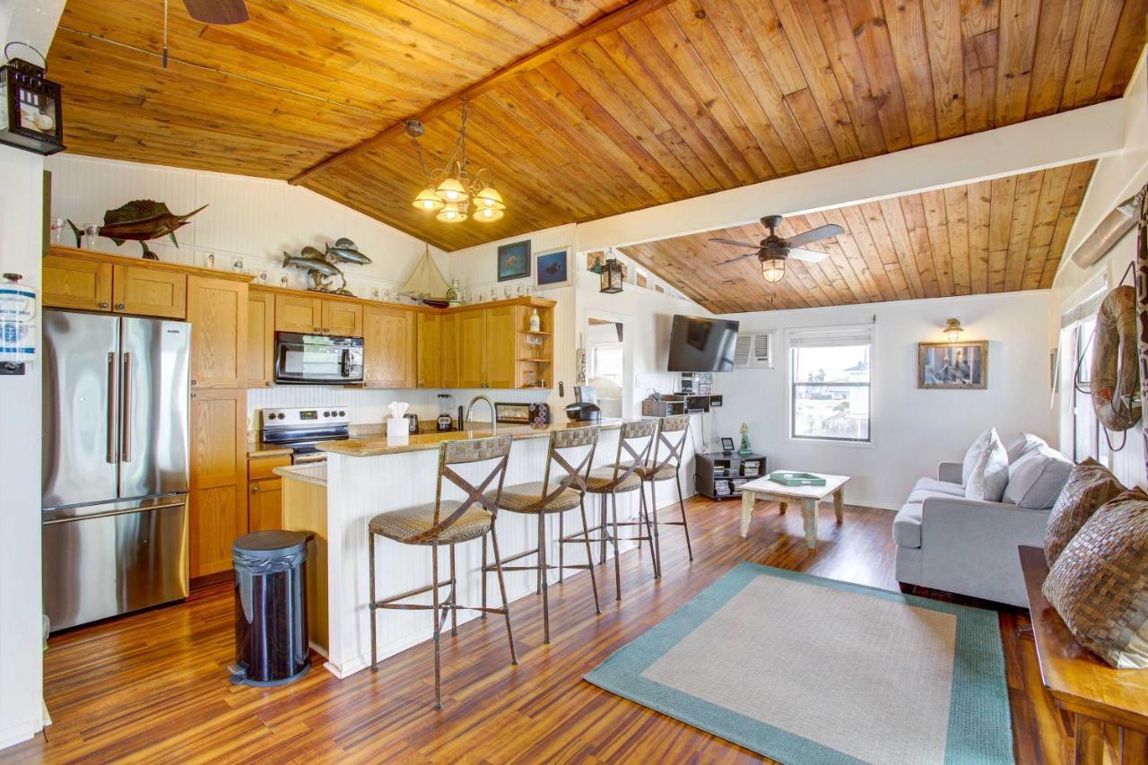 Holiday home With Shared Hot Tub - Walk To Beach!