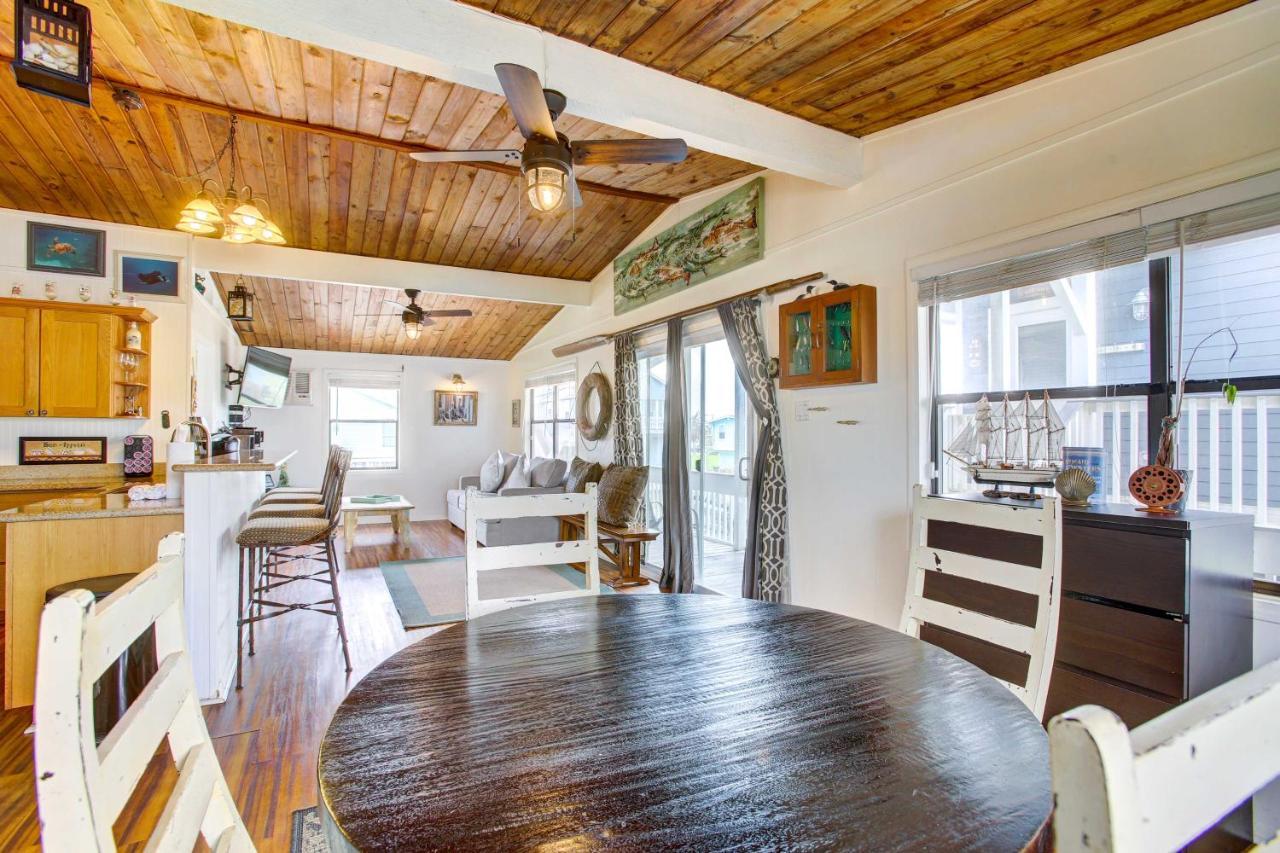 With Shared Hot Tub - Walk To Beach! Holiday home *
