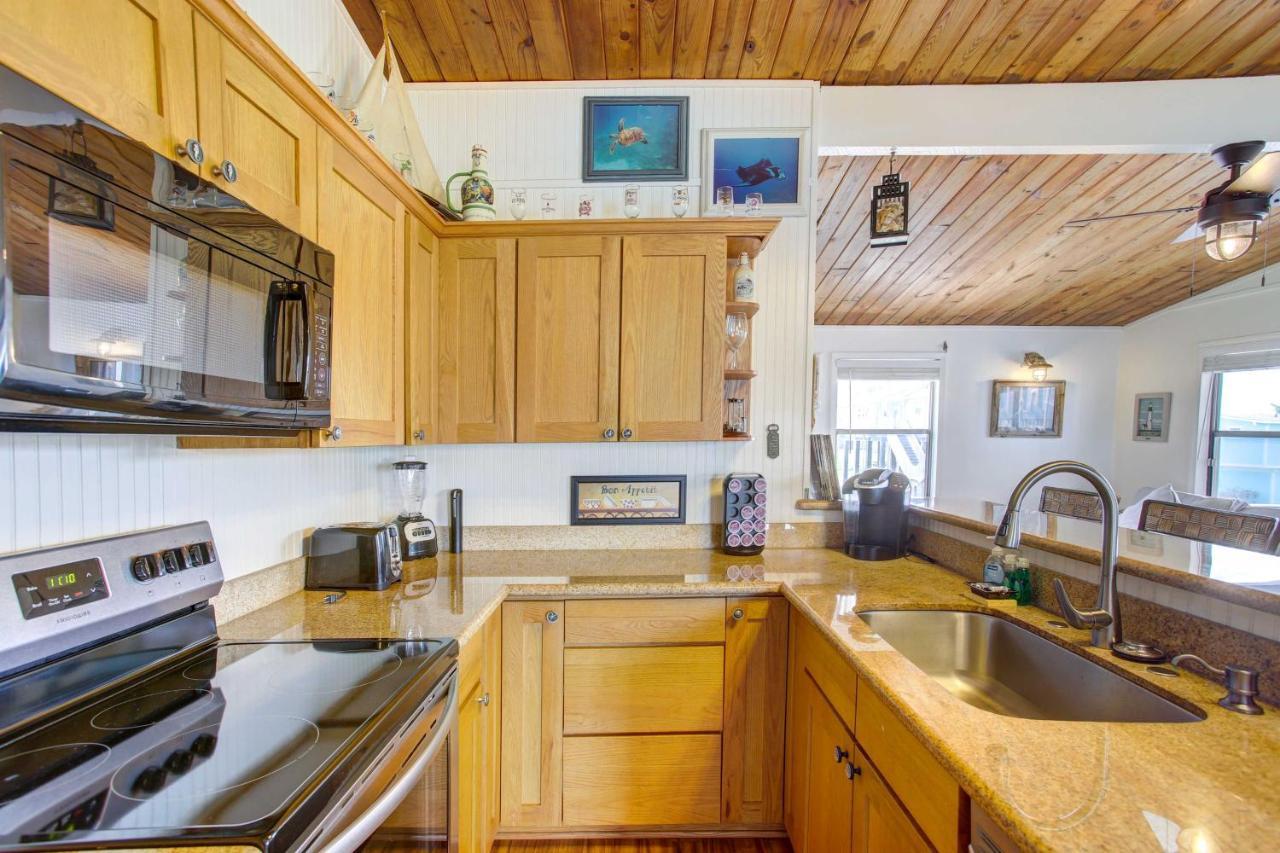 With Shared Hot Tub - Walk To Beach! *