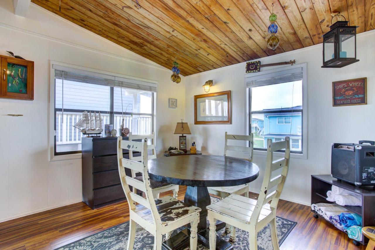 With Shared Hot Tub - Walk To Beach! Holiday home *